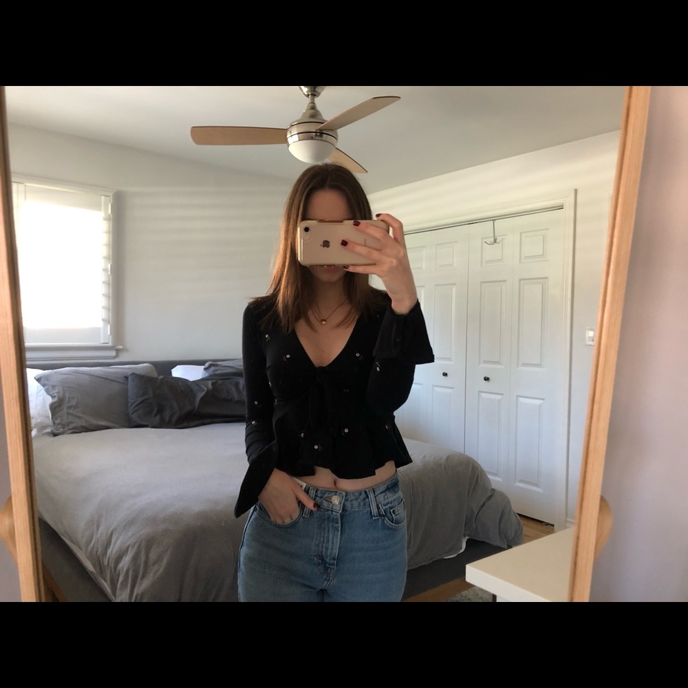 Ruffle floral black crop top from topshop. Size 4